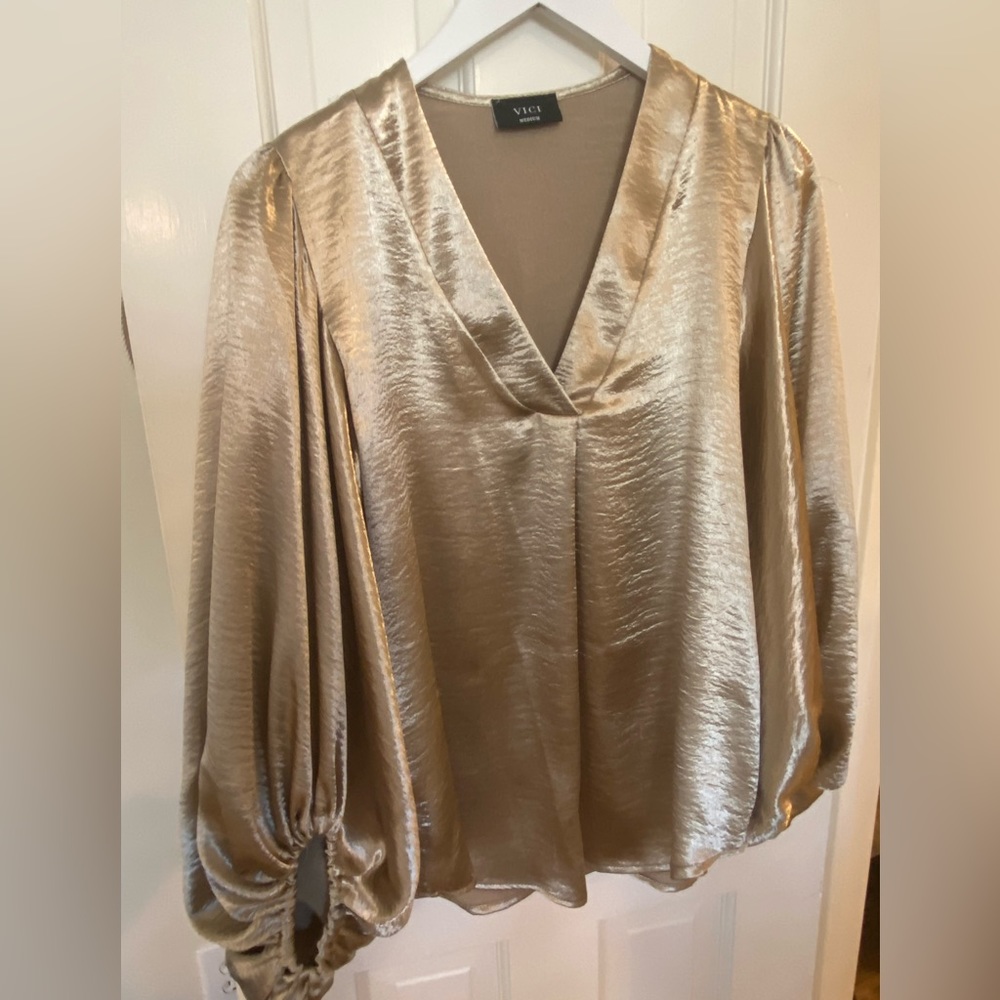Champagne/Gold Lantern Sleeve Top - Soft. Sexy. V-neck